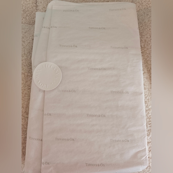 Tiffany Gift Set Bundle: 5pc - Picture 9 of 14